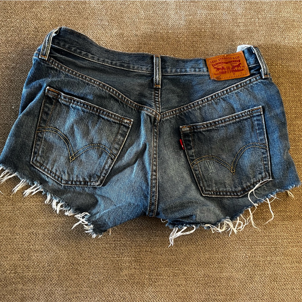 Levi’s 501 Cutoff Daisy Duke Denim Shorts Size 27 Button Fly Raw Hem
